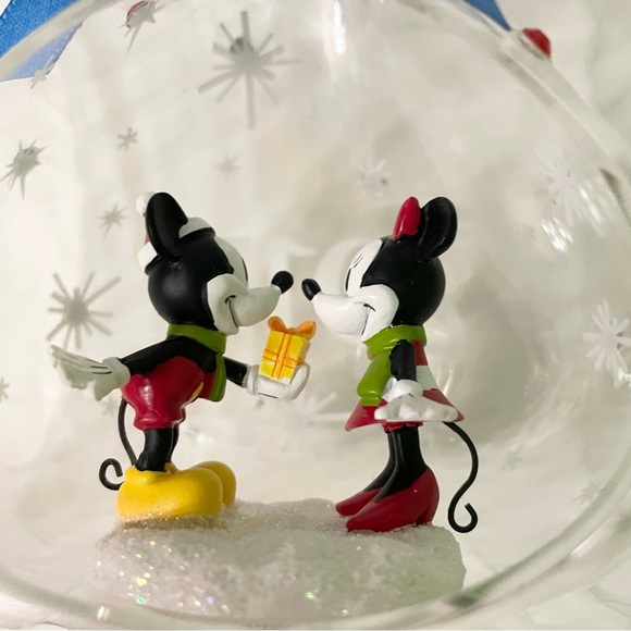 Disney Store Ornament Mickey Minnie Mouse
Annual Glass Drop 2015 Love Couple - Picture 9 of 16